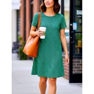 Polished and easy-to-wear Adrienne Vittadini green geometric shift dress Sz 6